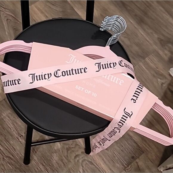 Juicy Couture Home Set Of 10 Notched Shoulder Space Saving Hangers - Picture 2 of 4